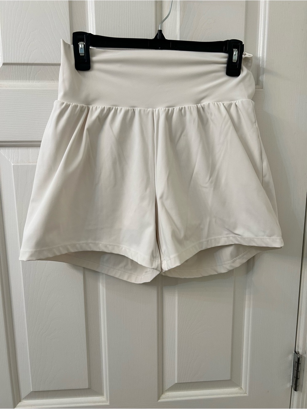 Halara Cream Flowy Shorts 2-in-1 High Waisted L